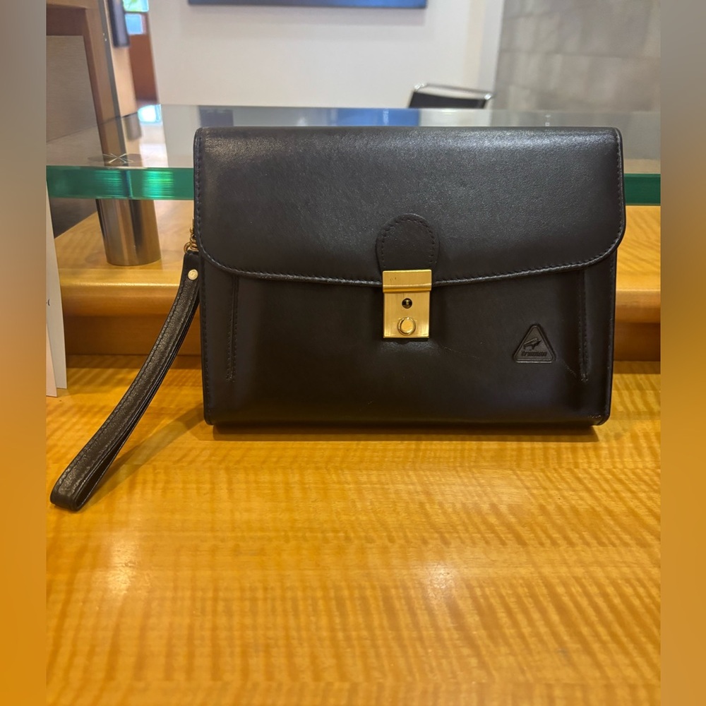 🌸 Trianon Black Men's Travel Wristlet with Gold
Clasp 🌸